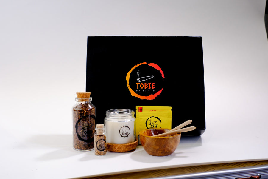 TOBIE Ritual Box No. 111 in black presentation box with wooden bowl, candle and cork-sealed blend bottles